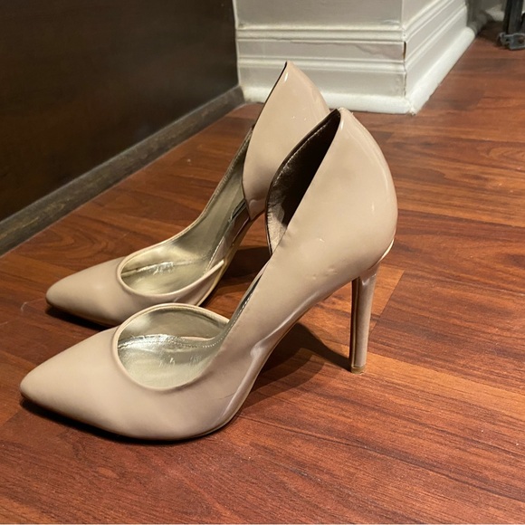 Steve Madden Taupe patent leather heel 4” worn once great condition - Picture 2 of 3